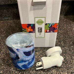 Scentsy Blue Agate wall warmer